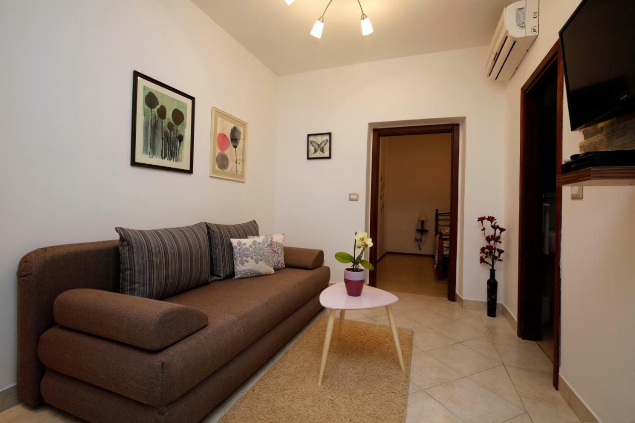 Apartments Fiora Premantura Exterior photo